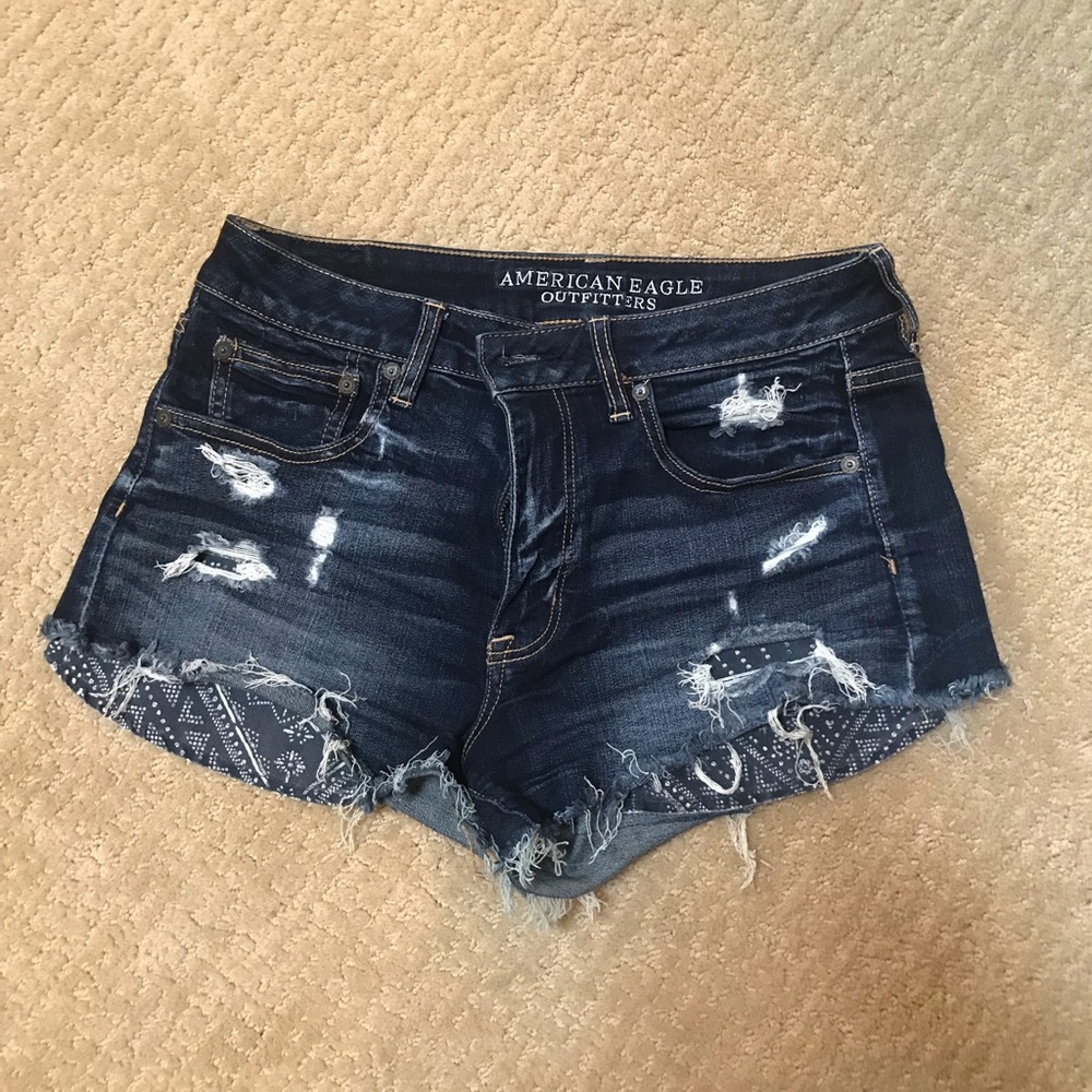 Distressed jean short